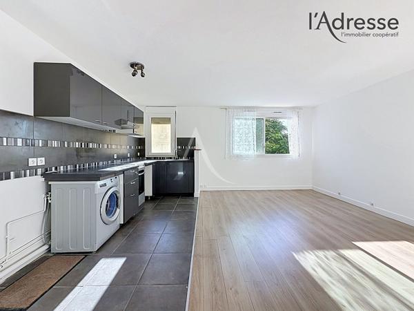Appartement Suresnes T2 50m² Parking et Cave - 1 250 € CC
