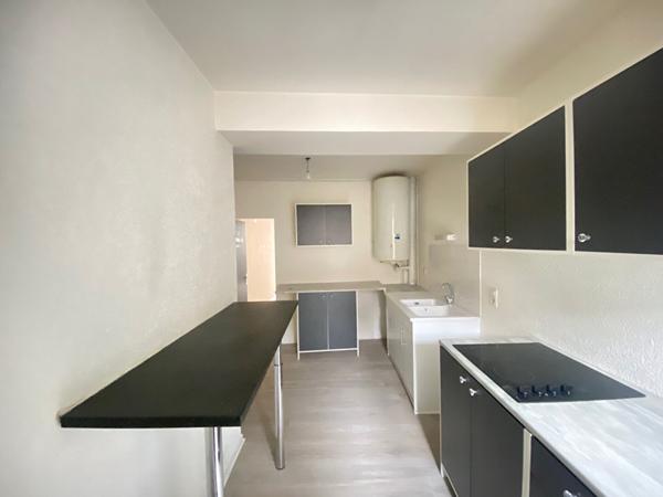 Appartement type 4, 59m2, 1 chambre et 1 bureau, centre de Meximieux