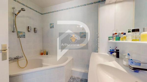 Vente                                                      Appartement
                        
                     5 pièces                      88 m2                     à Marly-le-Roi