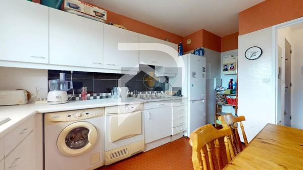 Vente                                                      Appartement
                        
                     5 pièces                      88 m2                     à Marly-le-Roi