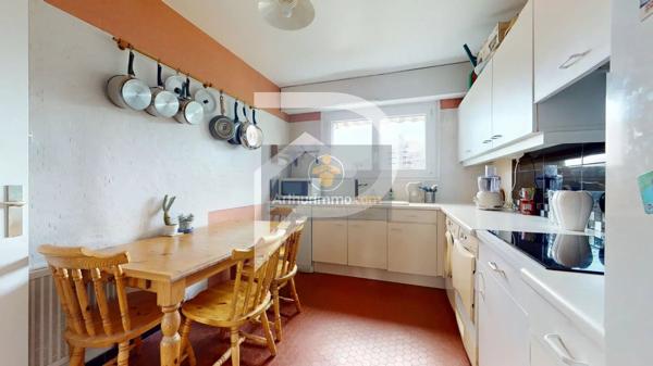 Vente                                                      Appartement
                        
                     5 pièces                      88 m2                     à Marly-le-Roi