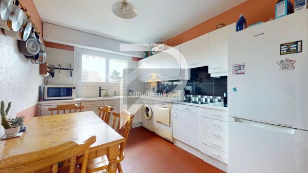 Vente                                                      Appartement
                        
                     5 pièces                      88 m2                     à Marly-le-Roi