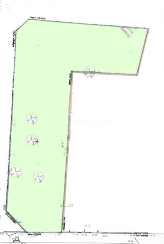 Dans un environnement calme et à deux pas des commodités, venez découvrir cette belle parcelle de 675 m², rare sur le secteur.

Un projet "clé en main" : le permis de construire est déjà accordé et en cours de validité pour une superbe maison individuelle d'une surface totale d'environ 184 m² (comprenant un grand garage traversant et de beaux volumes à agencer selon vos goûts). Votre rêve devient réalité beaucoup plus vite !

🌳 Le cadre : En première position dans une rue calme, proche des écoles, des commerces et des axes routiers.
🏡 La liberté : Pas de constructeur imposé, c'est vous qui le choisissez et façonnez une maison qui vous ressemble.
📐 L'espace : une surface rare de 675 m², les réseaux sur la rue, parfaits pour un grand jardin ensoleillé et un grand garage.

Une opportunité rare sur le secteur.
Contactez-moi dès maintenant pour visiter le terrain, consulter le dossier (plans, permis) et vous projeter dans ce magnifique projet !