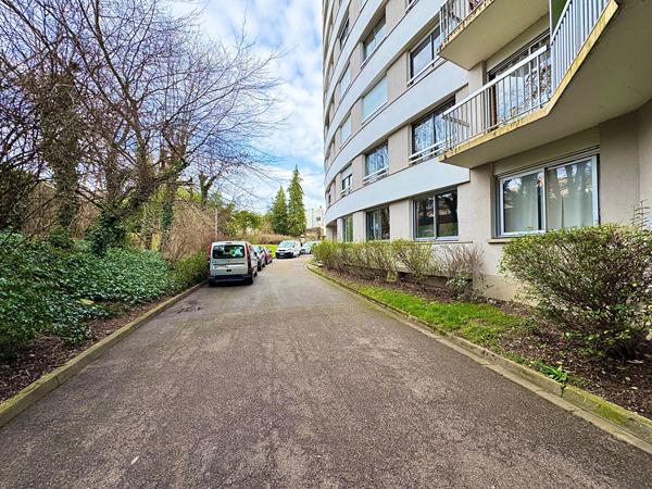 Appartement Orleans 3 pièces de 85.63 m2 avec balcon, ascenseur, parking et cave
