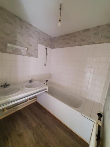 BEL APPARTEMENT T3 BOURG ST HERBLAIN - Balcon et parking en sous-sol Saint Herblain