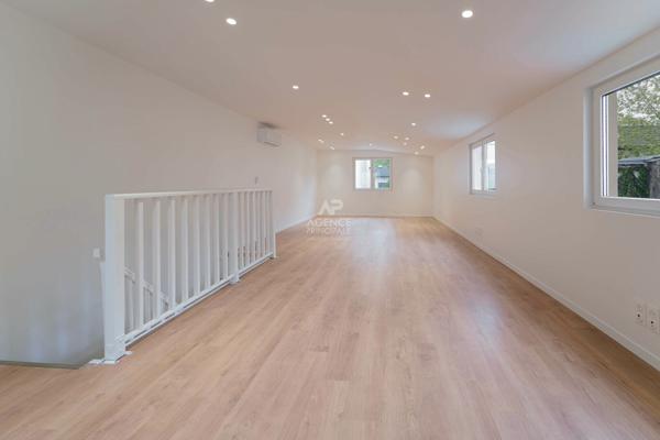 Local commercial en monopropriété - 20ème arrondissement €1 700 000 ** - Référence 64396-JB