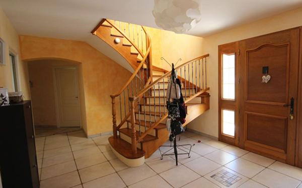 Maison à louer    6 pièces •  Parbayse