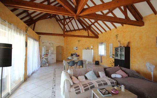 Maison à louer    6 pièces •  Parbayse