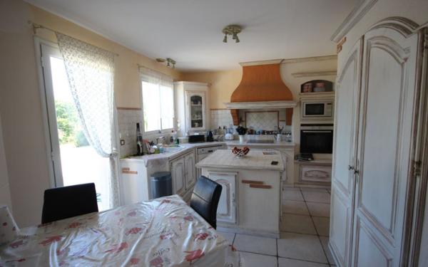 Maison à louer    6 pièces •  Parbayse