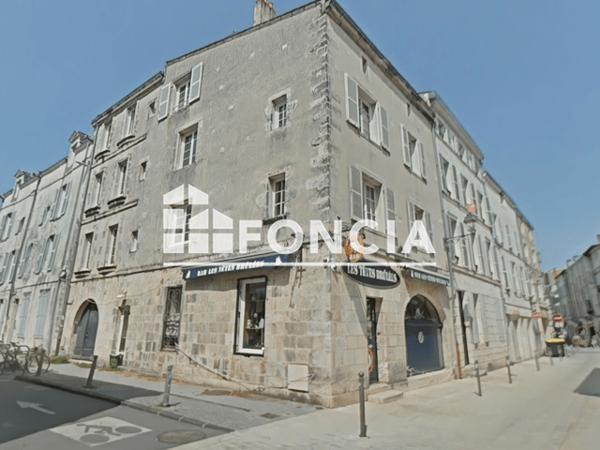 Location Appartement meublé 2 pièces 30.44 m² - 2 RUE DE LA CLOCHE La Rochelle 17000