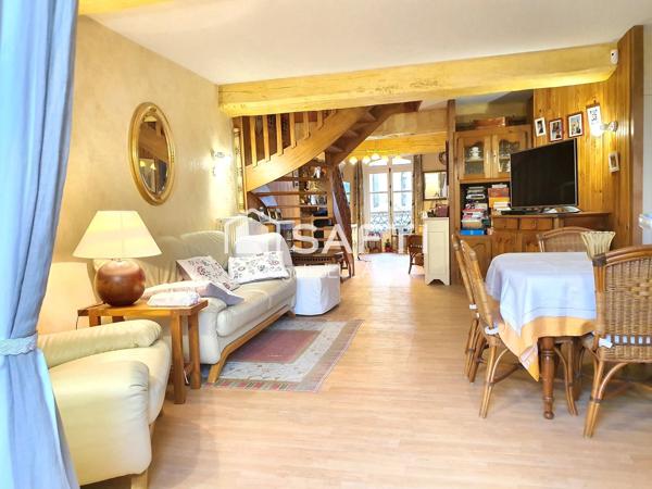 APPARTEMENT ANCIEN AVEC BEAUCOUP DE CACHET