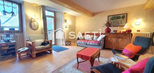 APPARTEMENT ANCIEN AVEC BEAUCOUP DE CACHET