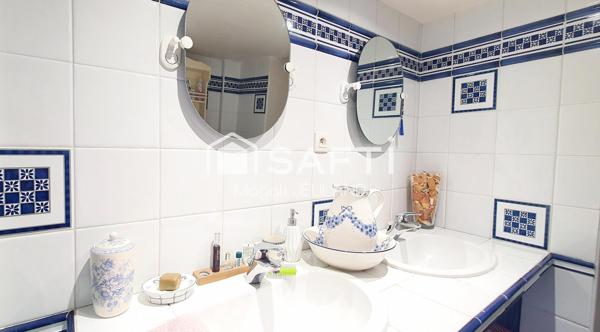 APPARTEMENT ANCIEN AVEC BEAUCOUP DE CACHET