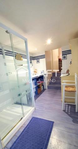 APPARTEMENT ANCIEN AVEC BEAUCOUP DE CACHET