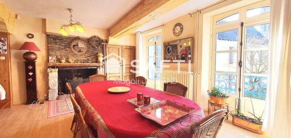 APPARTEMENT ANCIEN AVEC BEAUCOUP DE CACHET