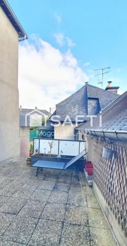 APPARTEMENT ANCIEN AVEC BEAUCOUP DE CACHET
