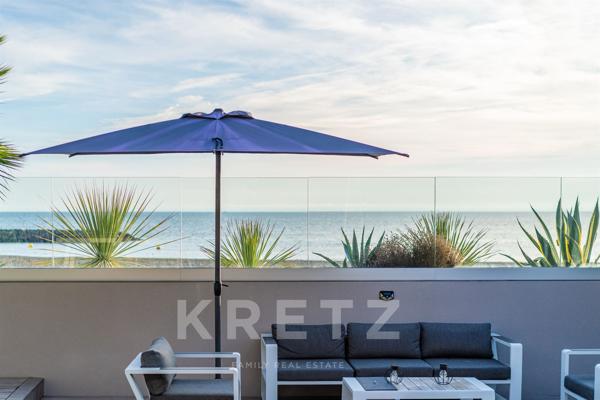 Exceptionnelle villa d'architecte en première ligne face à la mer