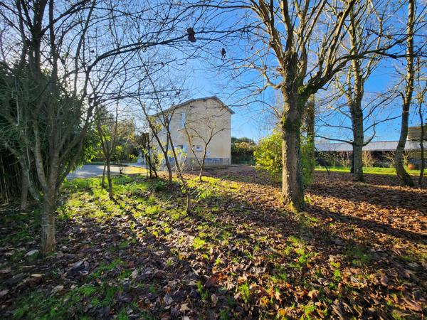 Maison
                                                                                                                                                                                                                                                                                                                        4 pièce(s)                                                                                                                                                                                                          2 chambre(s)                                                                                                                                                                                                          104  m²