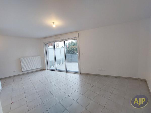 Appartement à louer Orvault : 3 pièces, 56m² avec 2 chambre(s) à 818€ - AJP Immobilier Nantes Rond-Point de Rennes