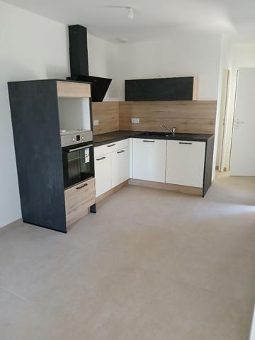 Maison Venansault 4 pièce(s) 81 m2 ET une grange en espace de stockage, Venansault 85190