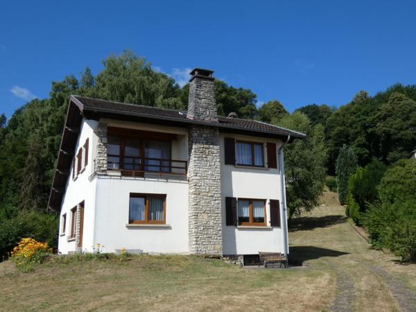 Belle maison individuelle avec un grand terrain