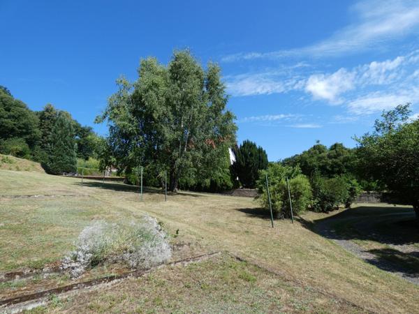 Belle maison individuelle avec un grand terrain