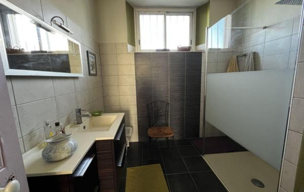 Vente Maison vigneronne avec grand garage Marseillan   