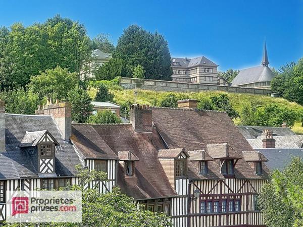 Un esprit loft baigné de lumière au coeur de Lisieux - Une rénovation remarquable au coeur de Lisieux