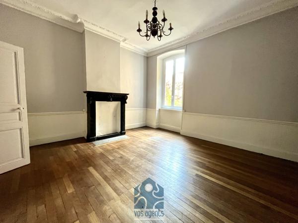 Hôtel particulier sur 3 niveaux avec terrasse