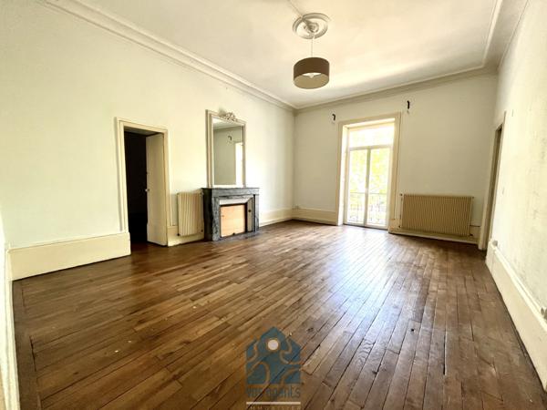 Hôtel particulier sur 3 niveaux avec terrasse