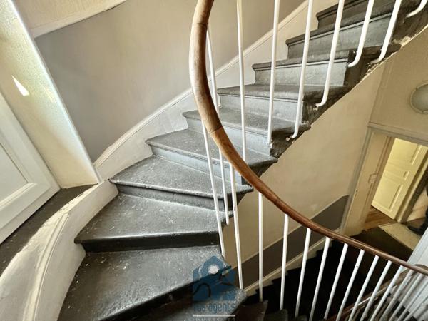 Hôtel particulier sur 3 niveaux avec terrasse
