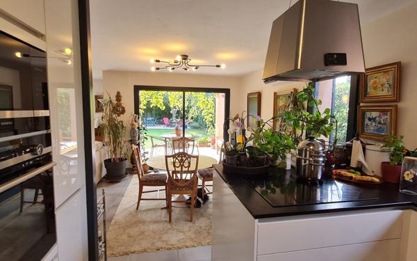 Maison à vendre    5 pièces • 160 m2 Villeneuve-lès-Avignon