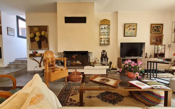 Maison à vendre    5 pièces • 160 m2 Villeneuve-lès-Avignon