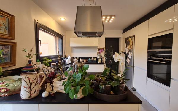 Maison à vendre    5 pièces • 160 m2 Villeneuve-lès-Avignon