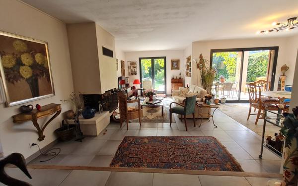Maison à vendre    5 pièces • 160 m2 Villeneuve-lès-Avignon