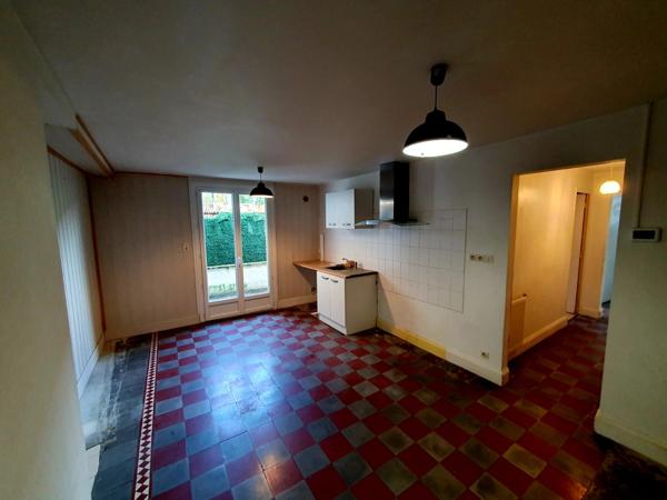 Maison de bourg à Verteillac (24) - 85M² - 5 Pièces - 3 Chambres - Jardin