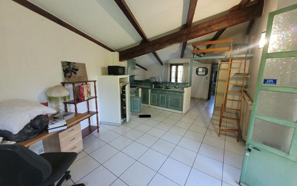 Maison à vendre    3 pièces •  Vedène