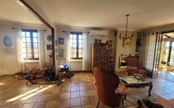 Maison à vendre    3 pièces •  Vedène