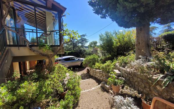 Maison à vendre    3 pièces •  Vedène