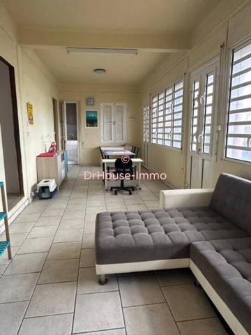 Immeuble à vendre 10 pièces de 181 m²