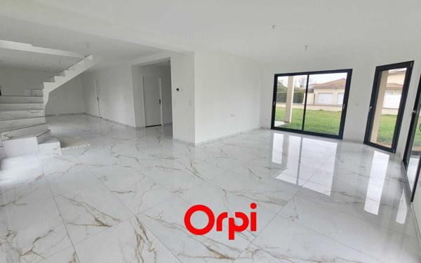 Maison à vendre    5 pièces •  Beaurepaire