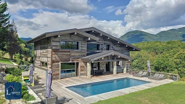 Sublime Chalet Mégevan avec Piscine