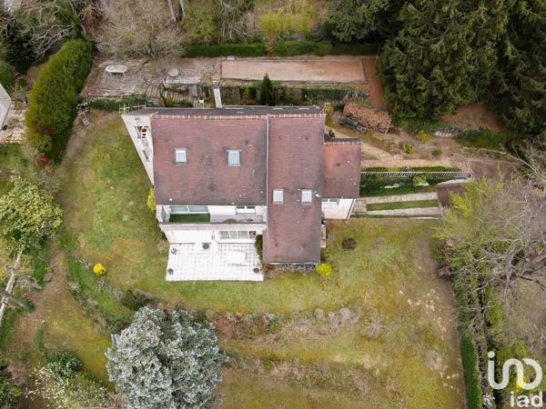 Maison 10 pièces de 250 m² à La Celle-Saint-Cloud (78170)