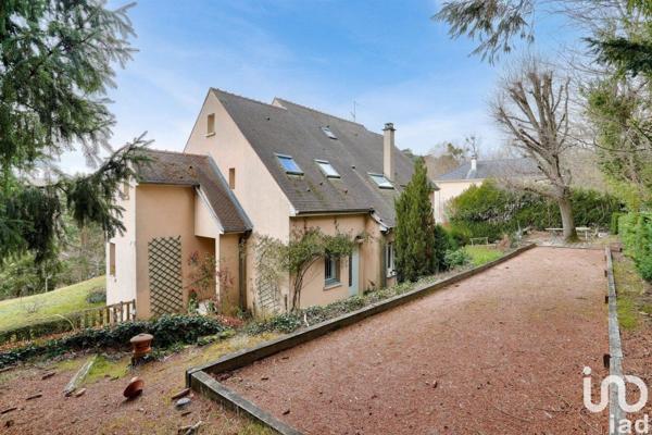 Maison 10 pièces de 250 m² à La Celle-Saint-Cloud (78170)