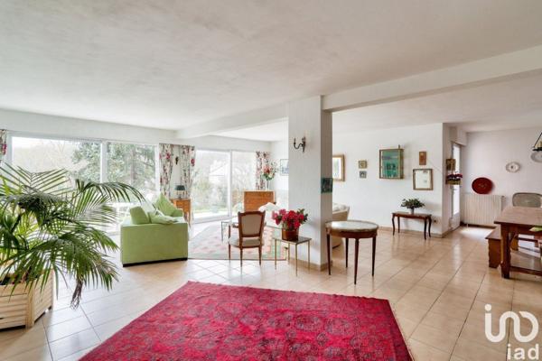 Maison 10 pièces de 250 m² à La Celle-Saint-Cloud (78170)