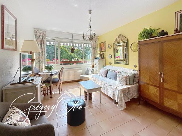 Appartement 2 pièces + box + cave