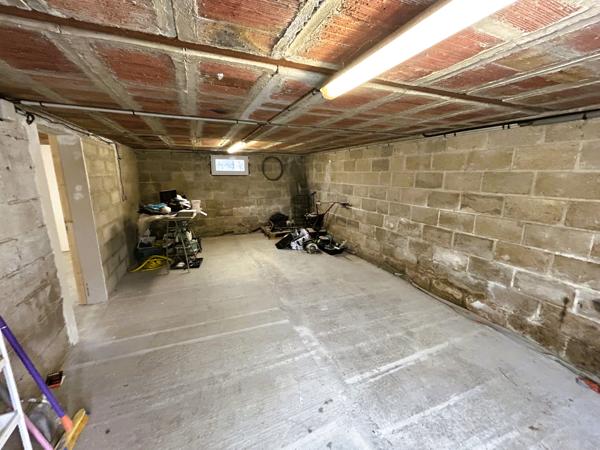 MAISON DE PLAIN-PIED RENOVEE SUR S/SOL AVEC TERRAIN CLOS ET