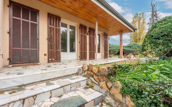 Maison à vendre    5 pièces • 143 m2 Saint-Genis-Laval