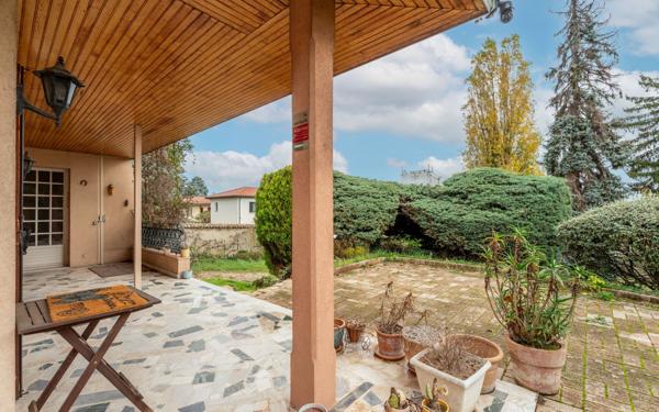 Maison à vendre    5 pièces • 143 m2 Saint-Genis-Laval