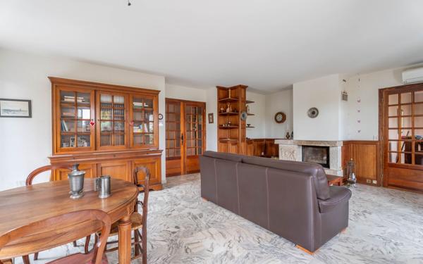 Maison à vendre    5 pièces • 143 m2 Saint-Genis-Laval